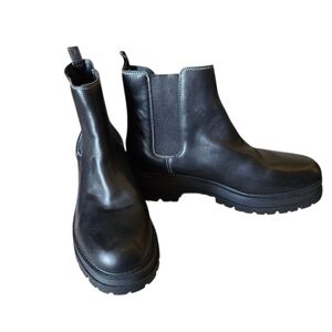 Marc Fisher Black Leather Pull On Chunky Combat Style Boots Size 10 NWOT